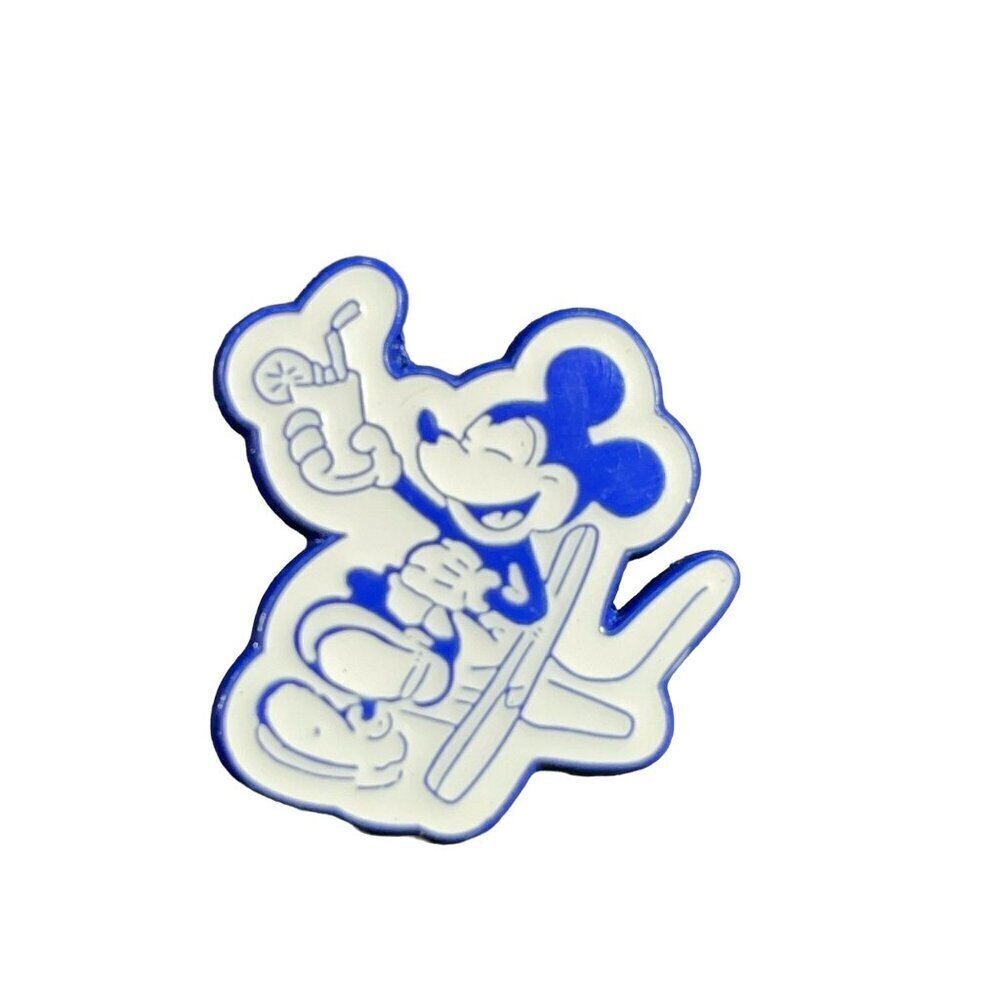 Disney Mickey Mouse Trading Pin Relaxing Brooch Drink Badge Lapel Pin Jewelry
